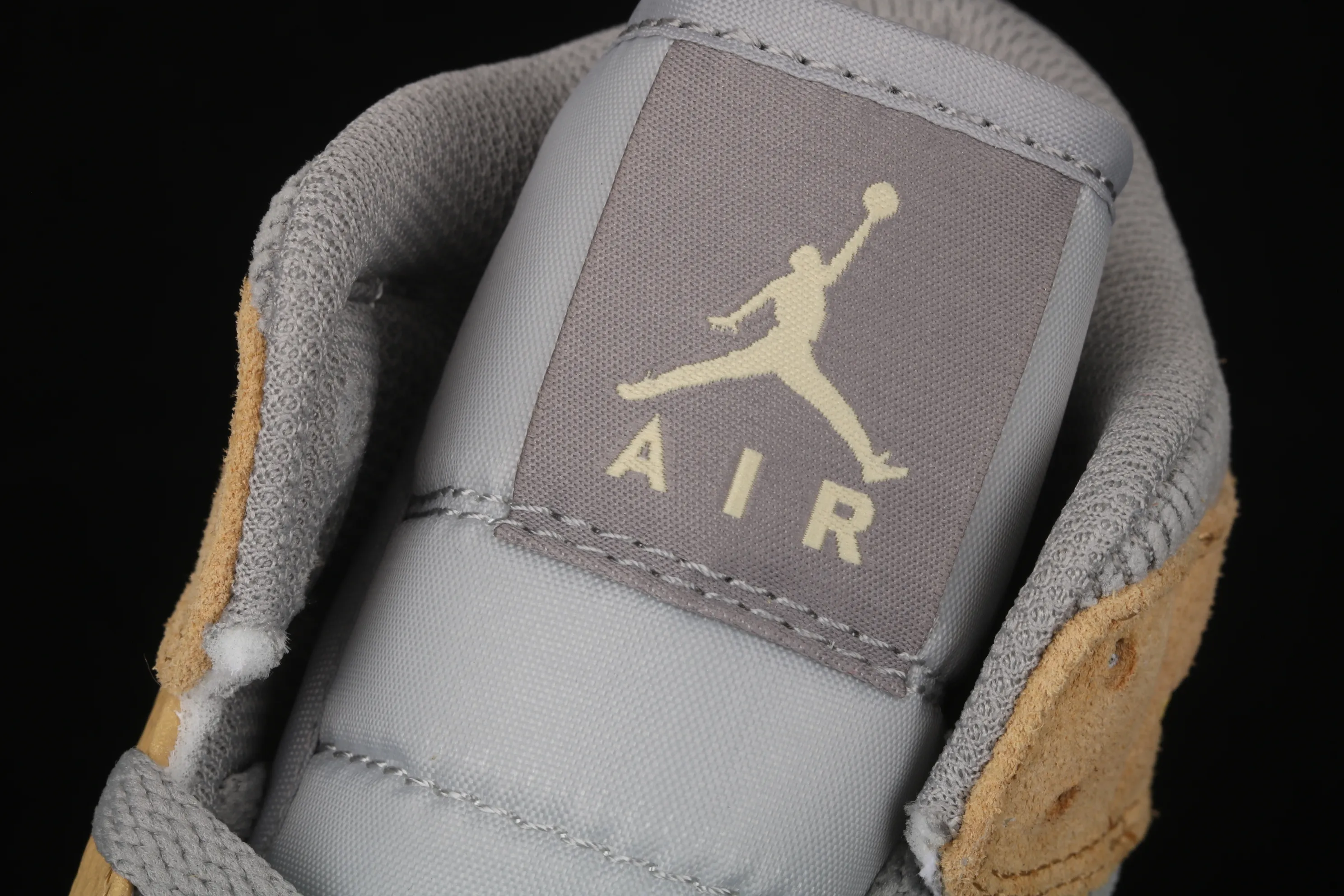 All categories Air Jordan Jordan series basketball shoes Air Jordan 1 Mid Air Jordan 1 Mid AJ1 Joe 1 Zhongbang Maca color yellow cement gray basketball shoes DA4666-001